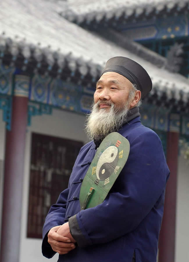 A Taoist at Qingyang Taoist Temple